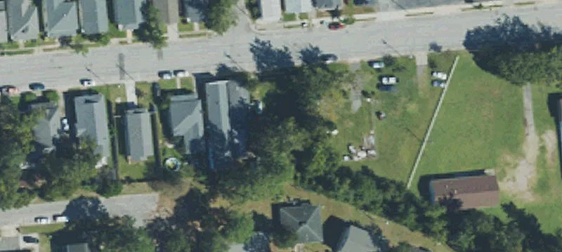 2002 Castle St