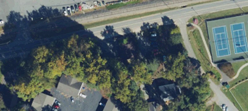 1143 Main St