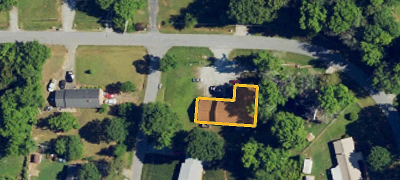319 Lk Dr