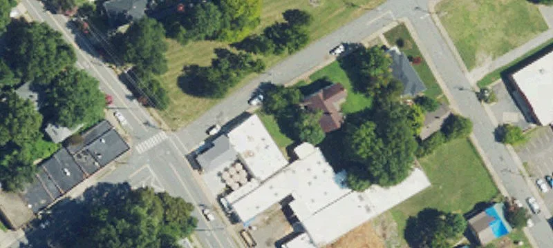 905 Broad St
