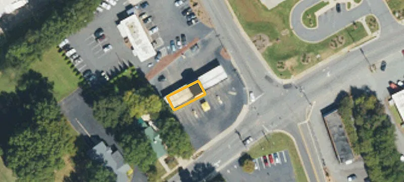 3090 Main St