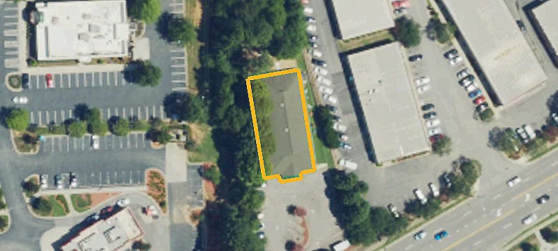 2100 Main St