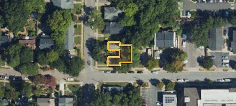 400 Chamberlain St