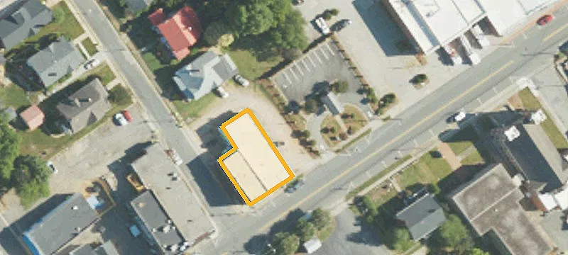 305 Main St