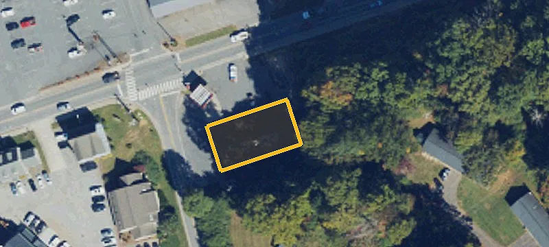 1585 Main St
