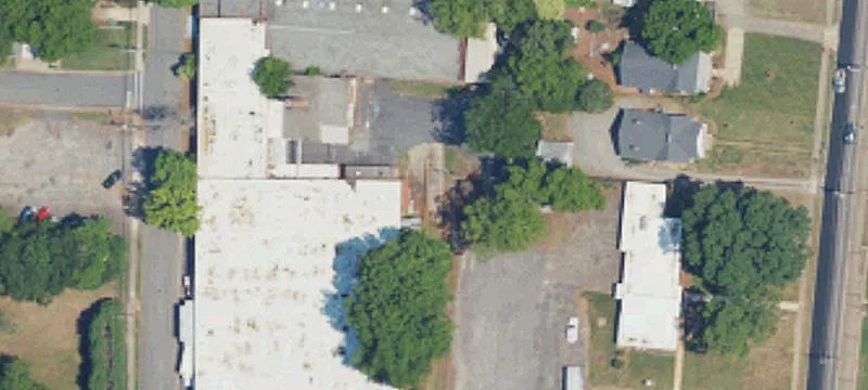 912 Main Ave