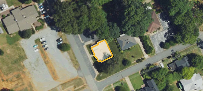 404 Holly Ave