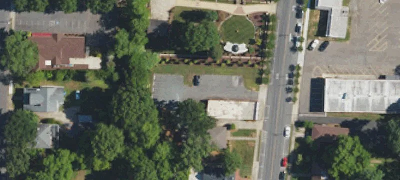 325 2nd St