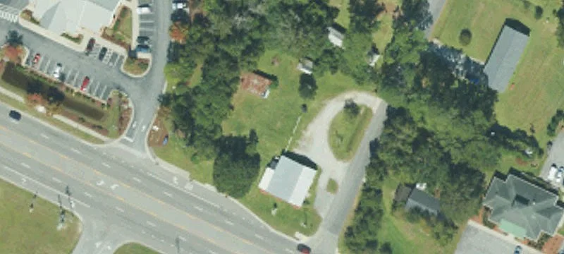 101 Leslie Ln