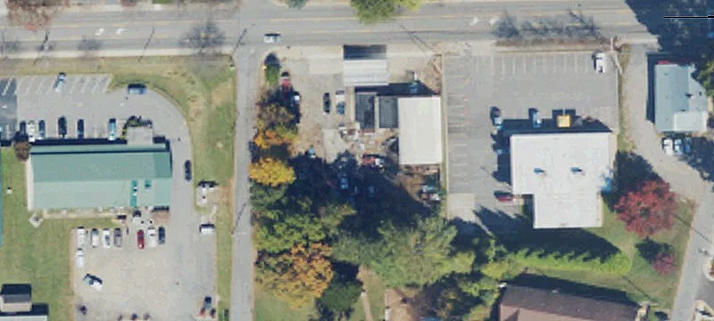 1136 Main St