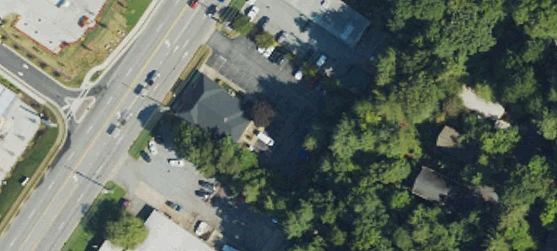 77 Airport Rd