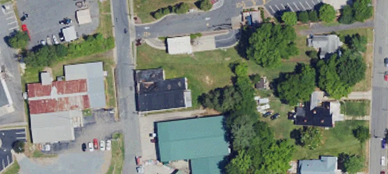 803 Moffitt St