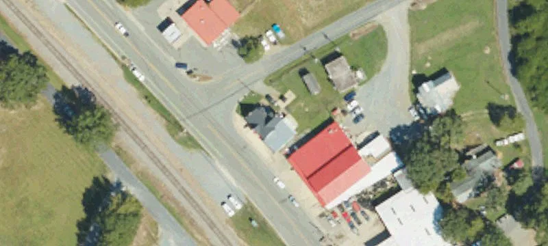 1977 Main St
