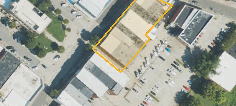 100 Main St