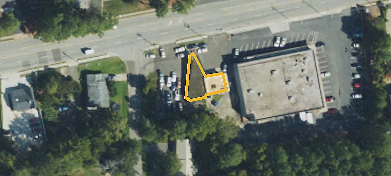3211 University Dr