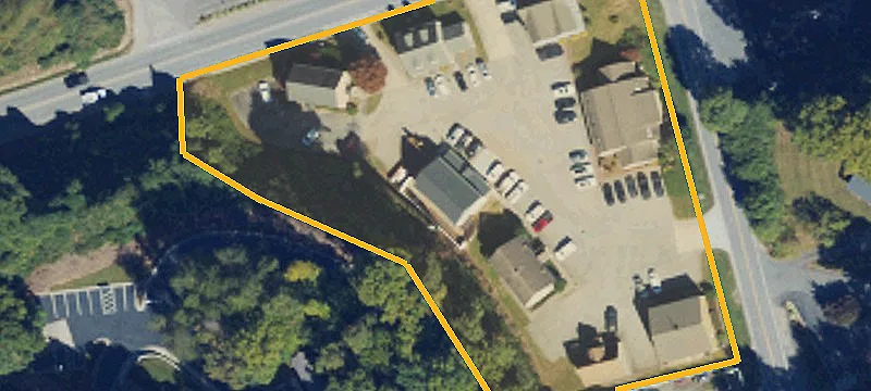 20 Colonial Sq