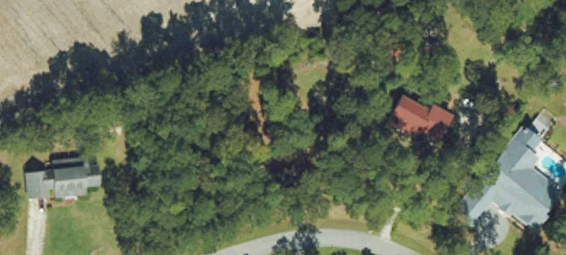 416 Riverside Ln