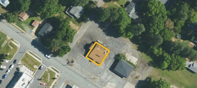 320 Main St