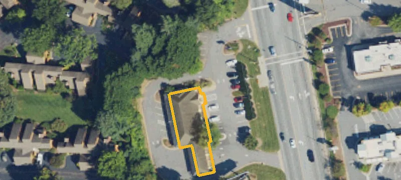 1653 Hendersonville Rd
