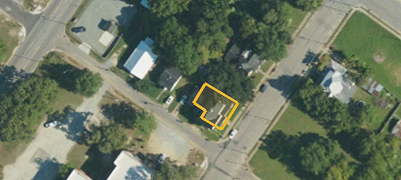 307 Bay St