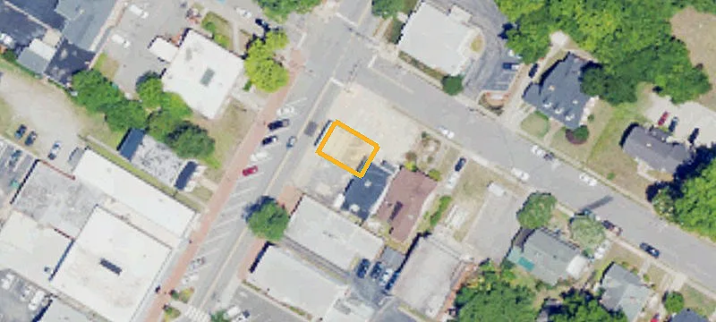 124 Main St