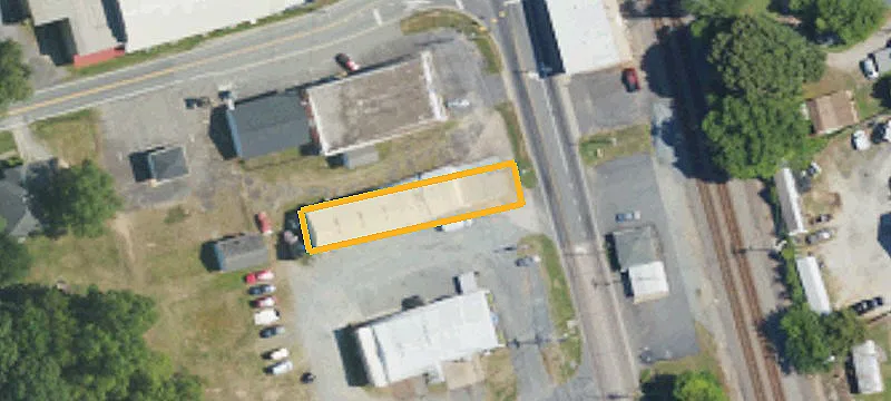 1402 Main St