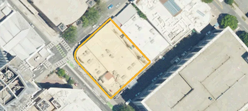 300 College St