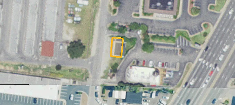 443 Suzanne St