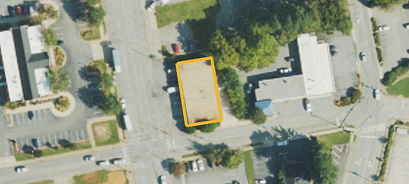 320 Main St