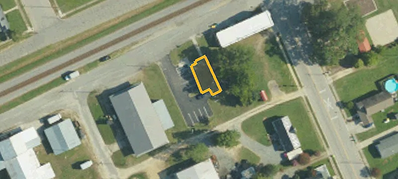 101 Railroad St