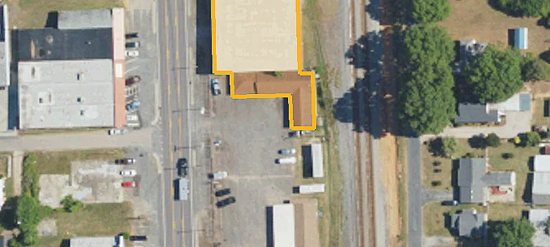 1900 Main St