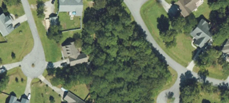 413 Riverside Ln