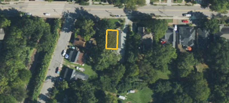 704 Holloway St