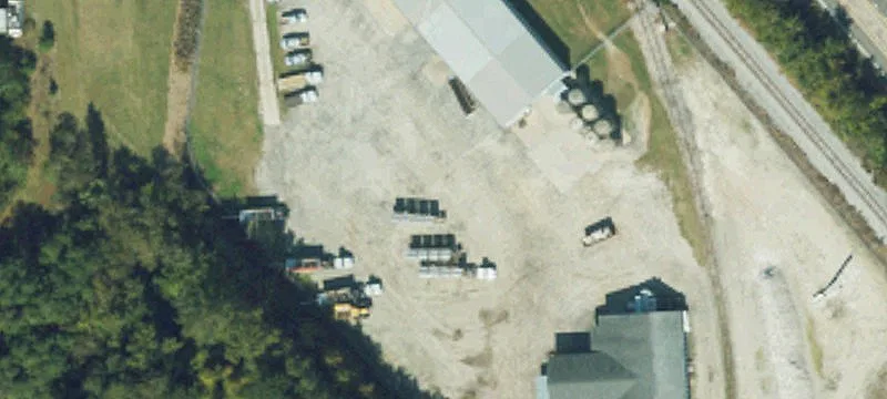 142 Commercial Rd