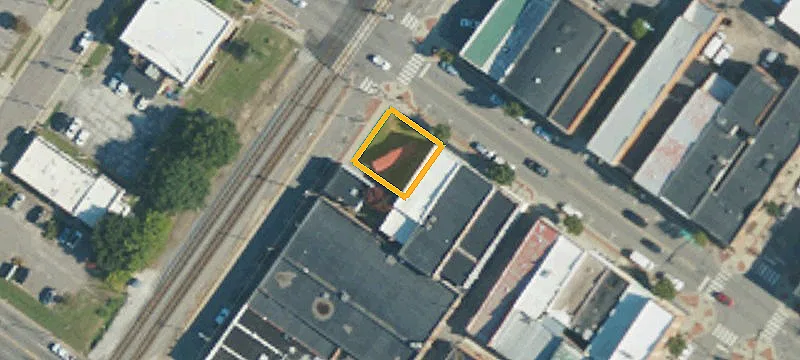 106 Broad St