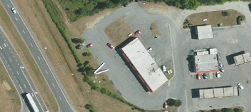 1060 Edwards Rd