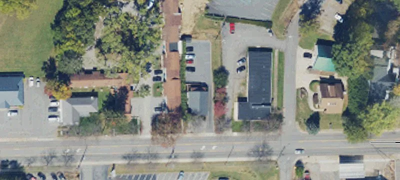 1085 Main St