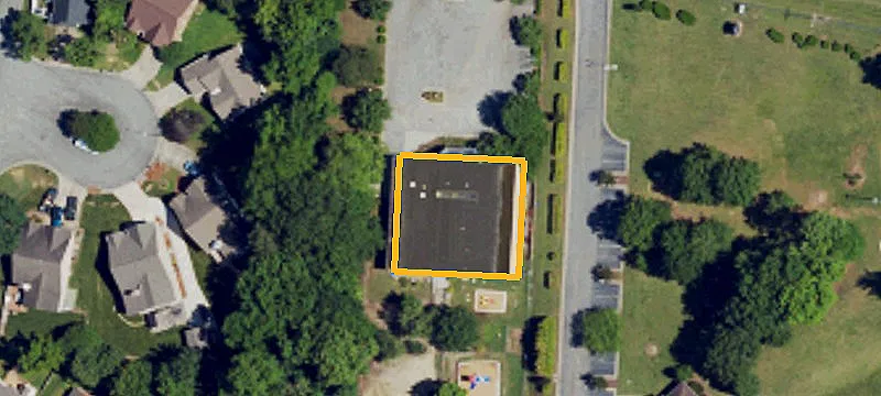 5121 Mackay Rd