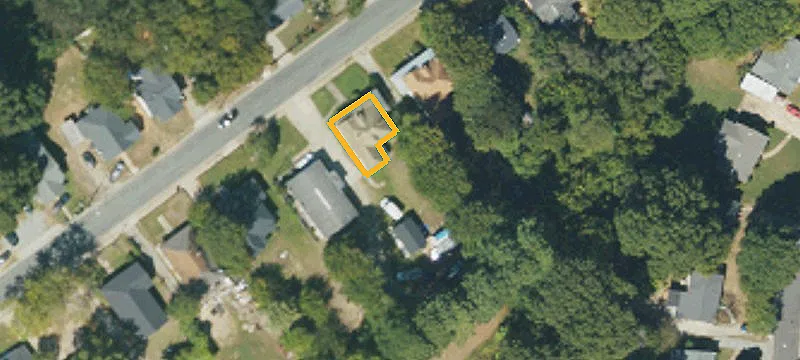 615 Hoskins Rd