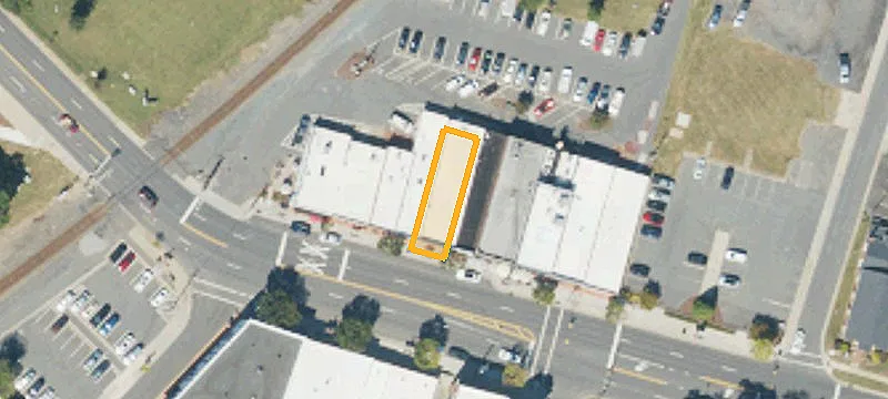 320 Main St