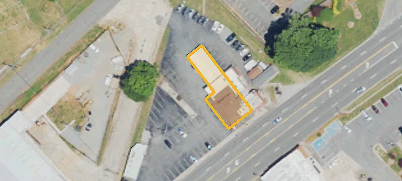 900 Main St