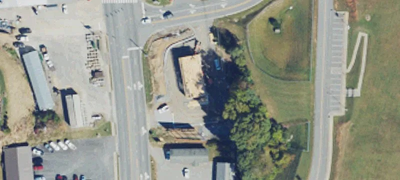 1585 Main St