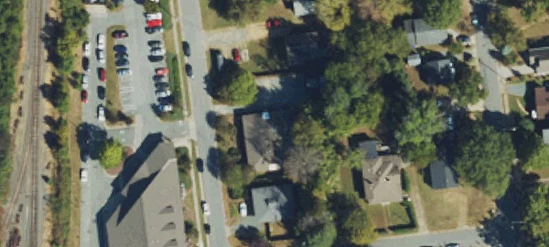 402 Lloyd St
