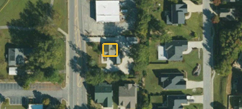 913 Main St