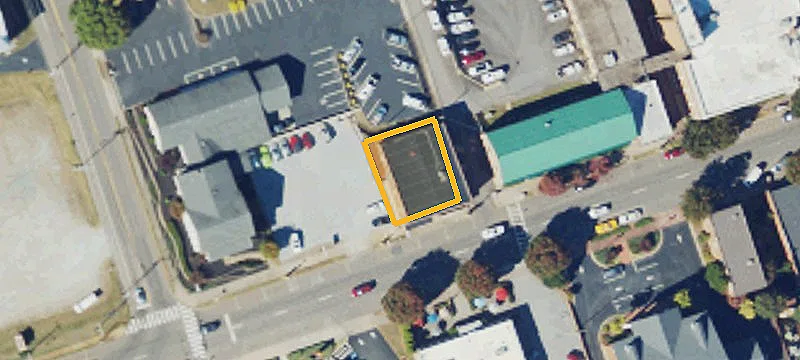 81 Main St