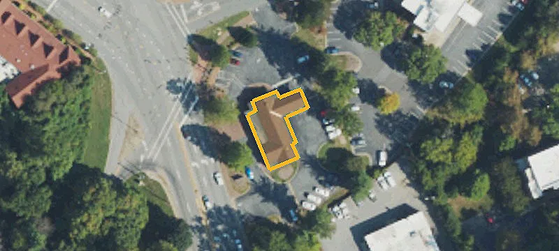 124 Hendersonville Rd