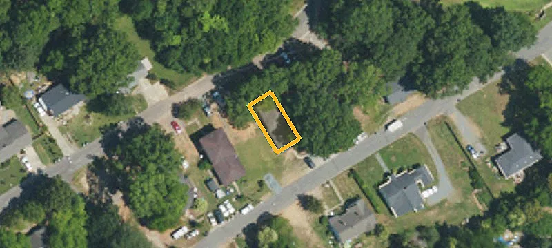 405 Thompson St
