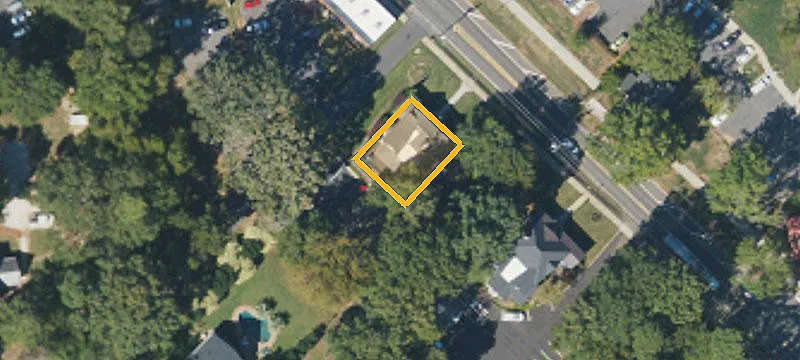 300 Es Main St