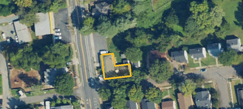 2129 Main St