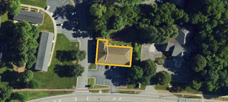 702 Main St